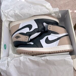 AIR JORDAN 1 RETRO HIGH OG 'LATTE'